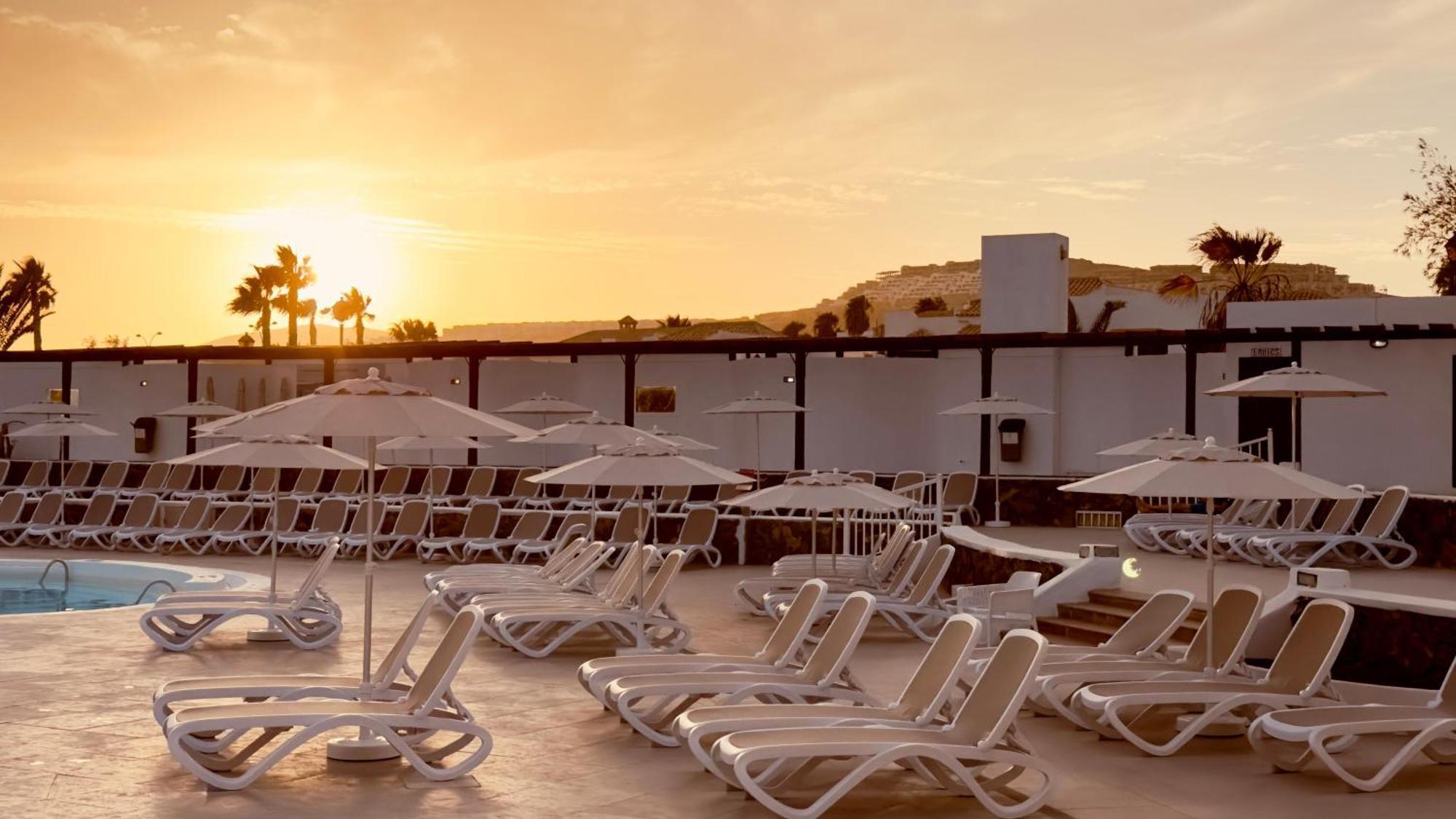 Aparthotel Caleta Dorada Caleta De Fuste Exterior foto